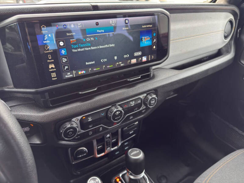 2025 Jeep Gladiator Sport