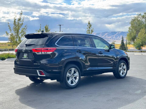 2017 Toyota Highlander