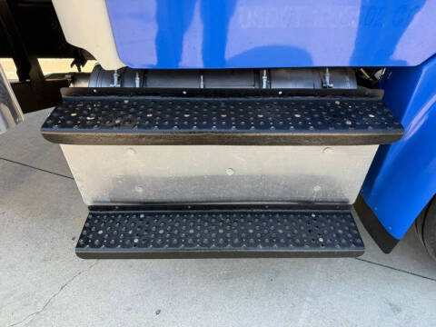 2017 Freightliner M2 106