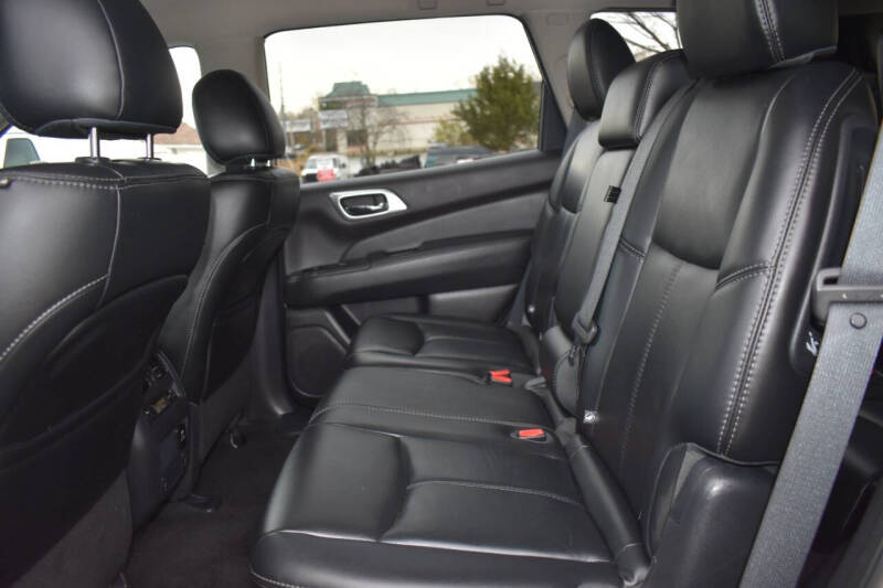 2016 Nissan Pathfinder SL