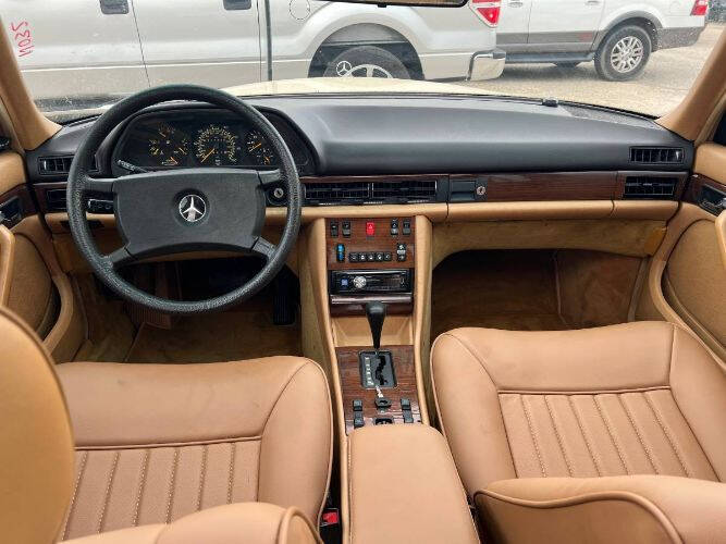 1984 Mercedes-Benz 300-Class