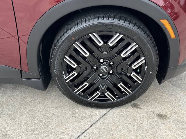 2026 Nissan LEAF Platinum+
