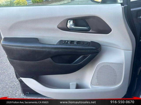 2020 Chrysler Voyager LXi