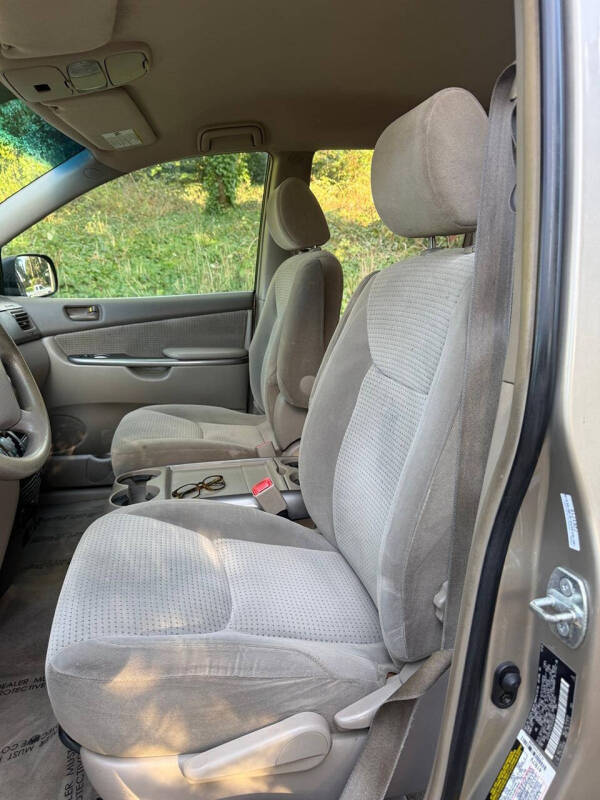 2006 Toyota Sienna LE 7 Passenger
