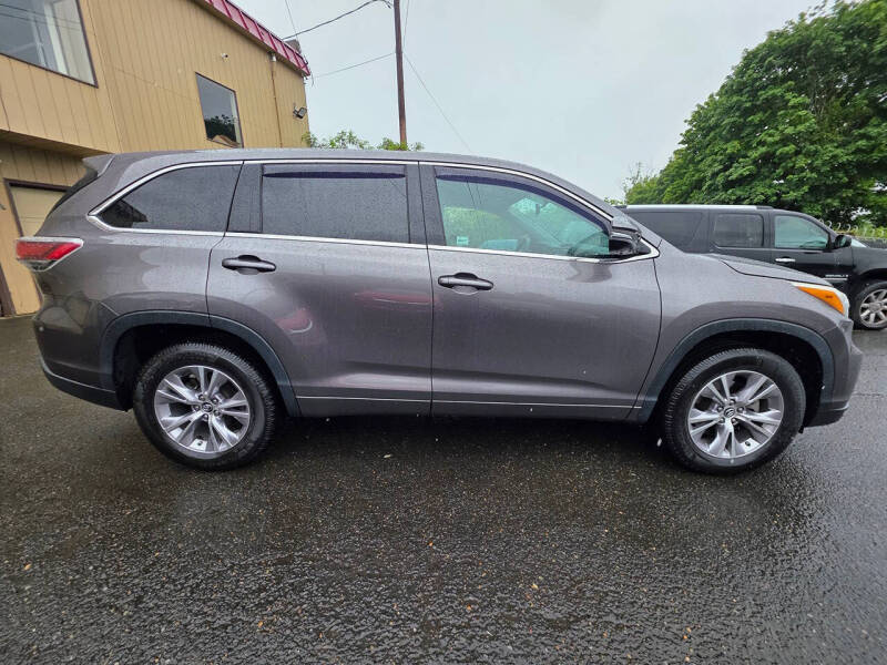 2016 Toyota Highlander LE Plus