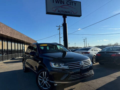 2016 Volkswagen Touareg for sale at TWIN CITY AUTO MALL in Bloomington IL