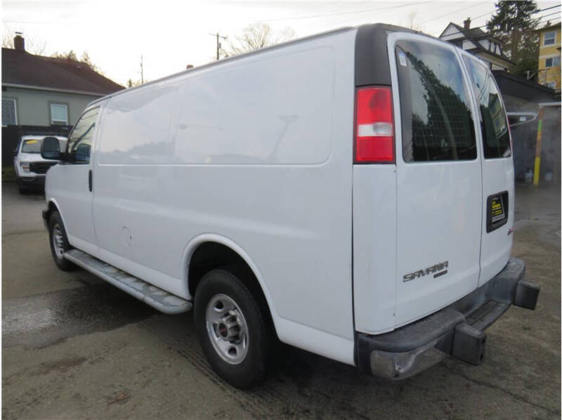 2016 GMC Savana 2500
