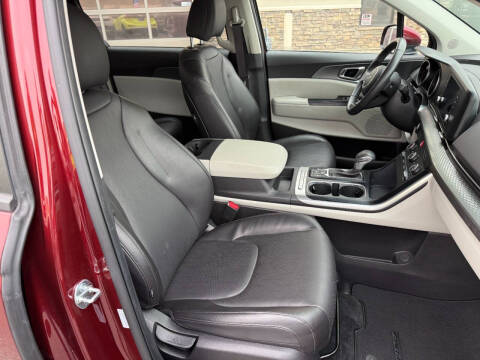 2024 Kia Carnival LX