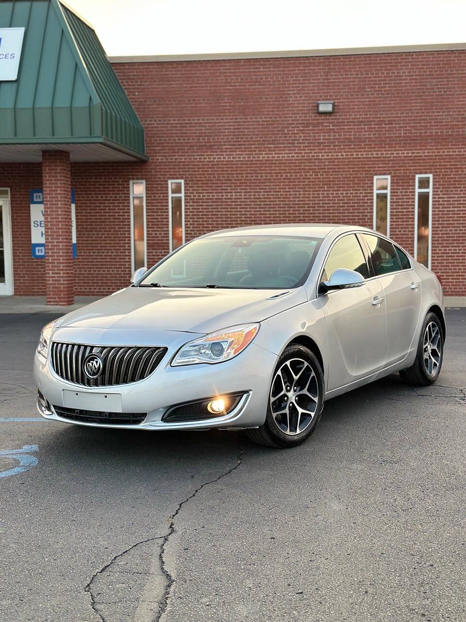 2017 Buick Regal for sale at Unlimited Auto Sales Inc. in Detroit, MI