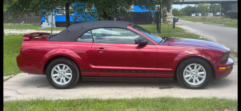 2005 Ford Mustang V6 Deluxe