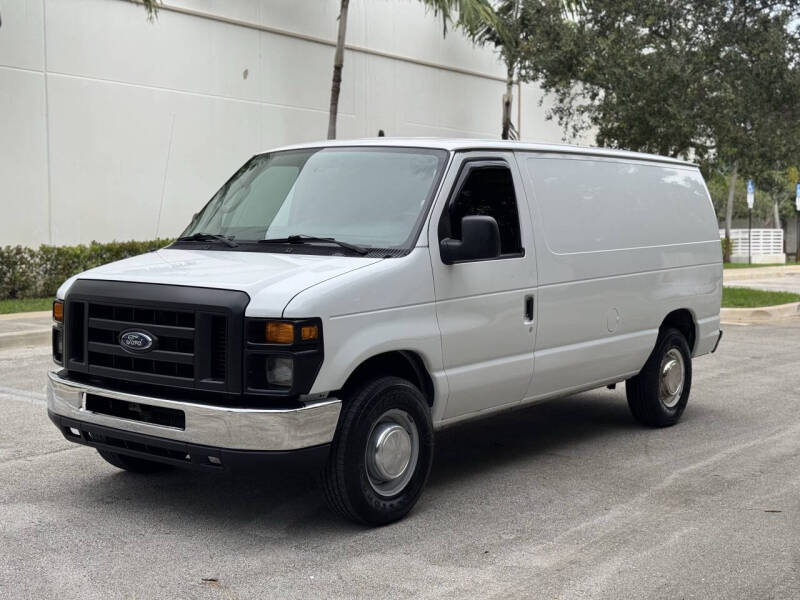 2011 Ford E-Series Econoline Van Commercial's photo