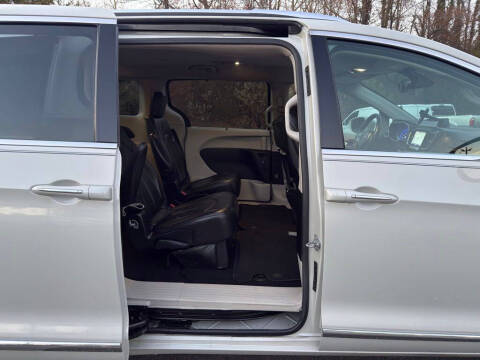 2017 Chrysler Pacifica Touring-L Plus