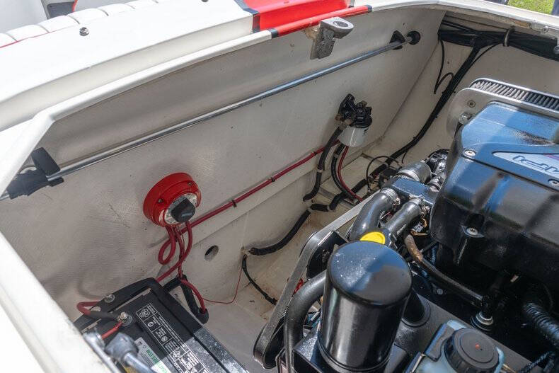1994 Donzi Marine Classic 22