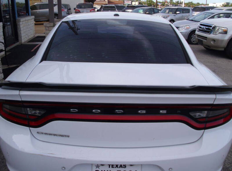 2016 Dodge Charger SE