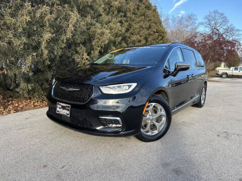 2022 Chrysler Pacifica for sale at RELIABLE AUTOMOBILE SALES, INC in Sturgeon Bay WI