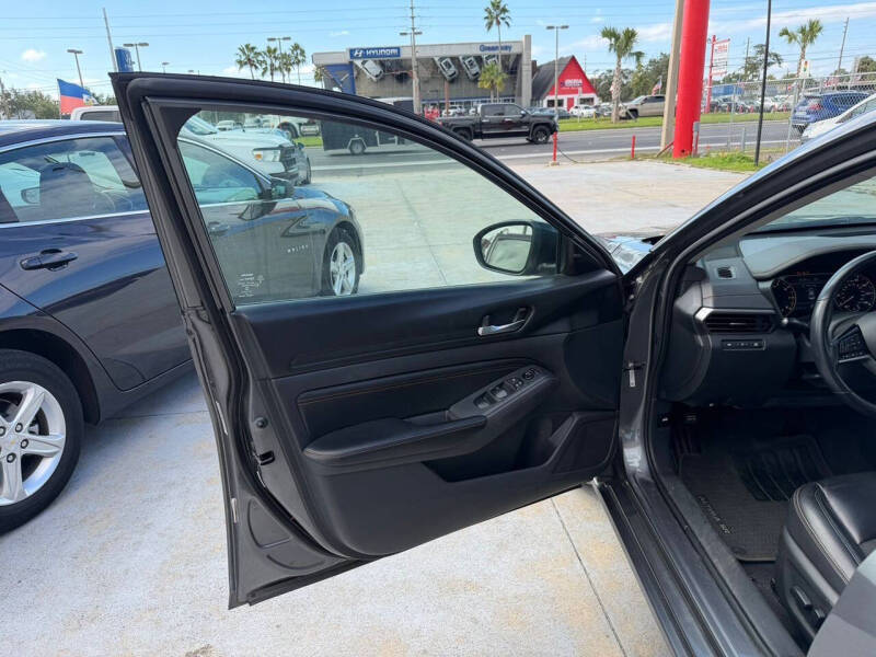 2021 Nissan Altima 2.5 SR