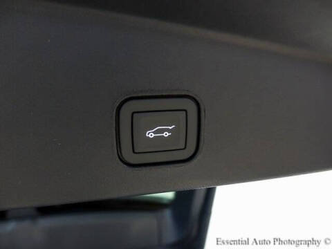 2026 Cadillac LYRIQ-V Premium