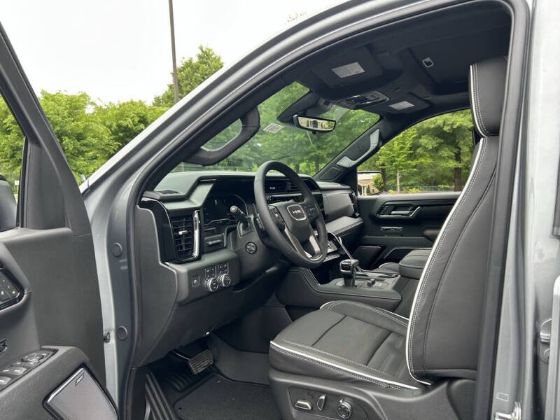 2025 GMC Sierra 1500 AT4X