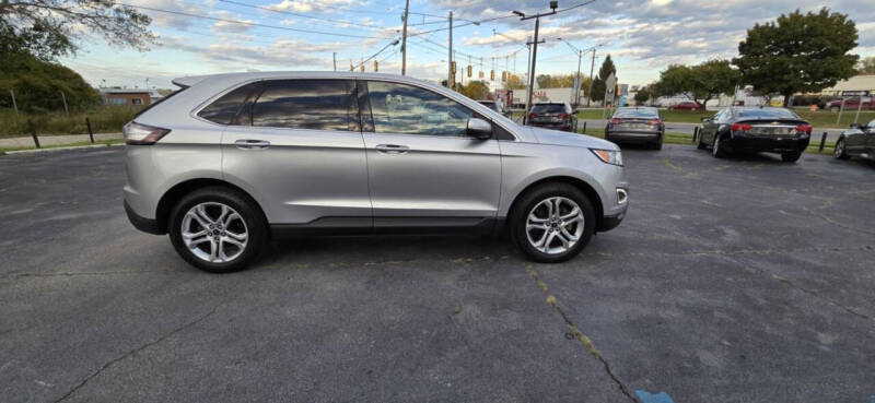 2018 Ford Edge Titanium photo 2