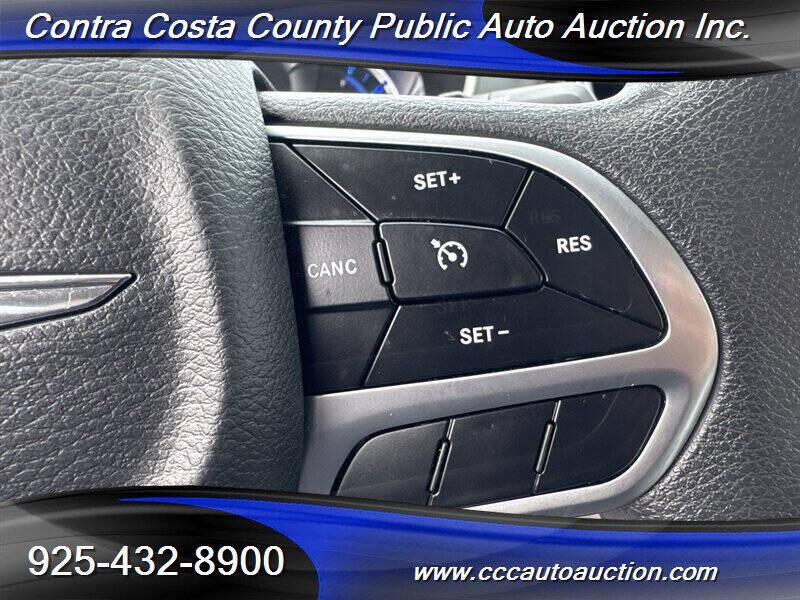 2017 Chrysler Pacifica Hybrid Touring Plus