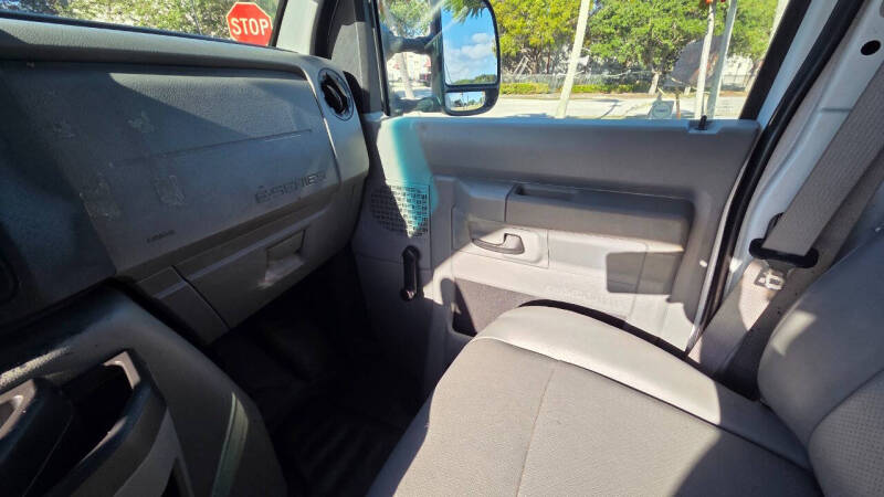 2016 Ford E-Series E-350 SD