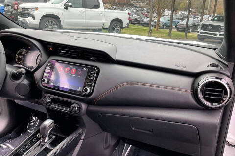 2021 Nissan Kicks SR