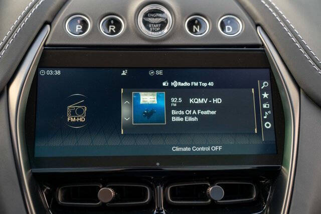 2022 Aston Martin DBX 19
