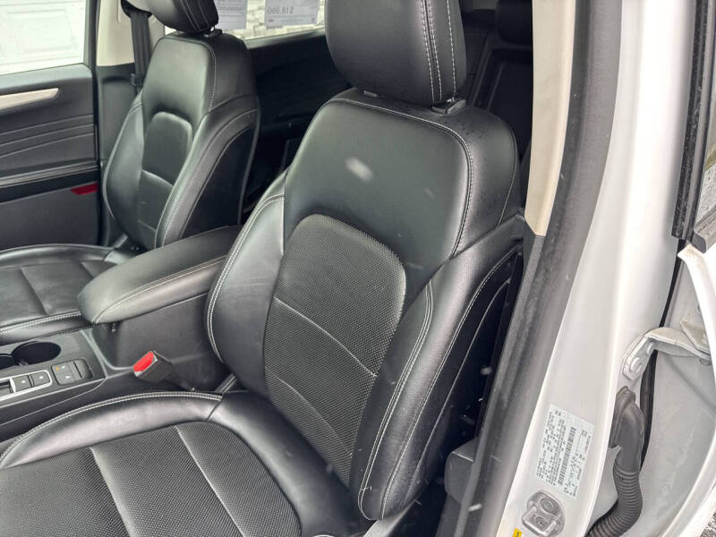 2021 Ford Escape SEL