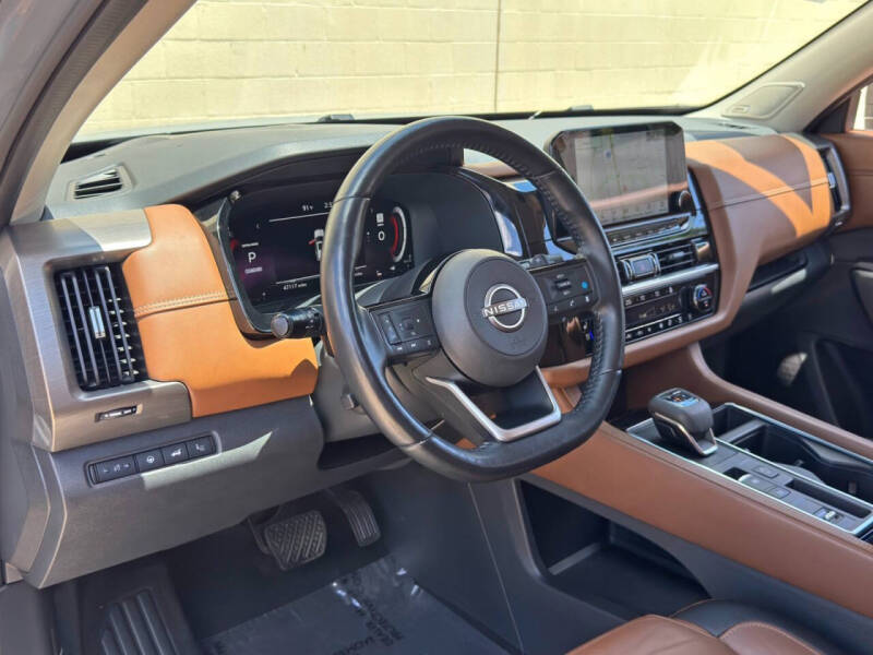2022 Nissan Pathfinder Platinum