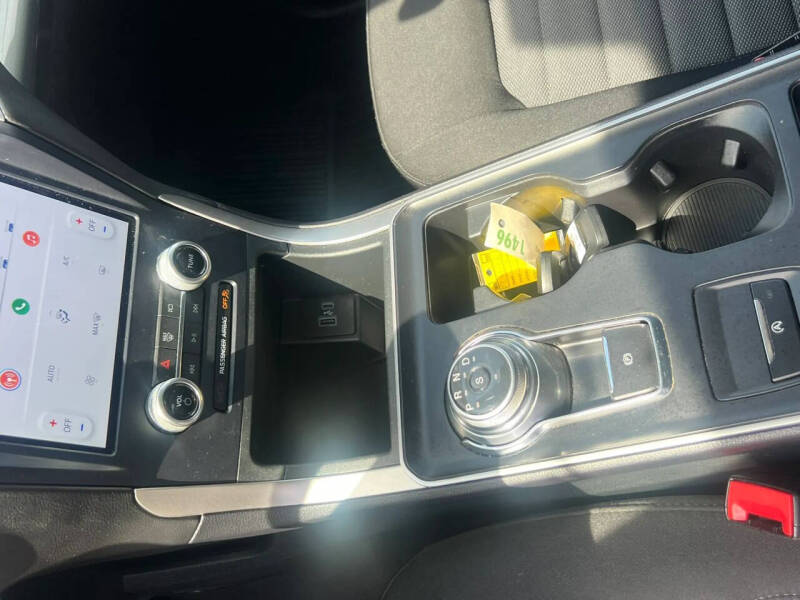 2023 Ford Edge SE