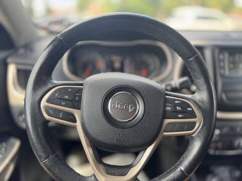 2017 Jeep Cherokee Sport Altitude