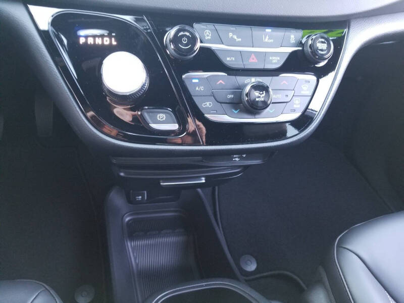 2026 Chrysler Voyager LX