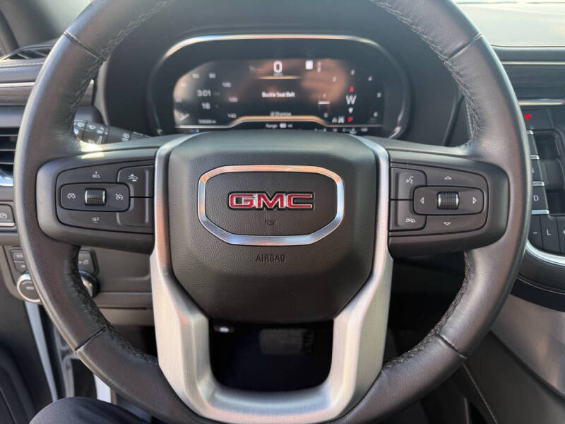 2023 GMC Yukon SLT
