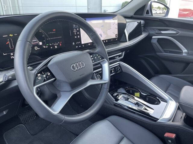 2025 Audi Q5 quattro Premium TFSI