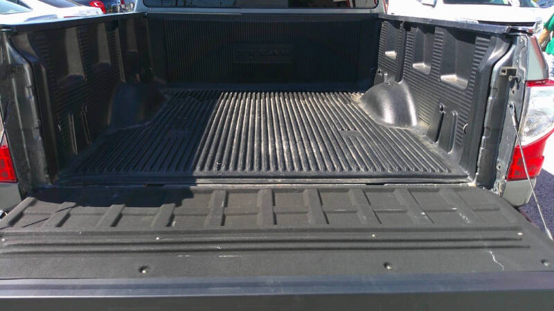 2018 Nissan Titan SV