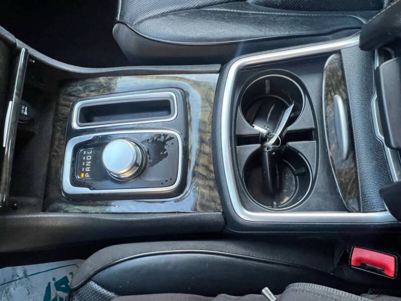 2017 Chrysler 300 C