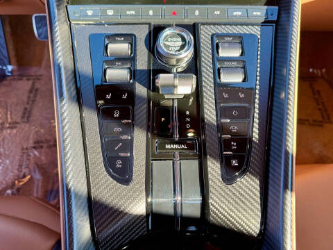 2025 Aston Martin DB12 V8