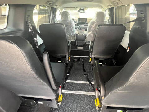 2026 Toyota Sienna LE 8-Passenger