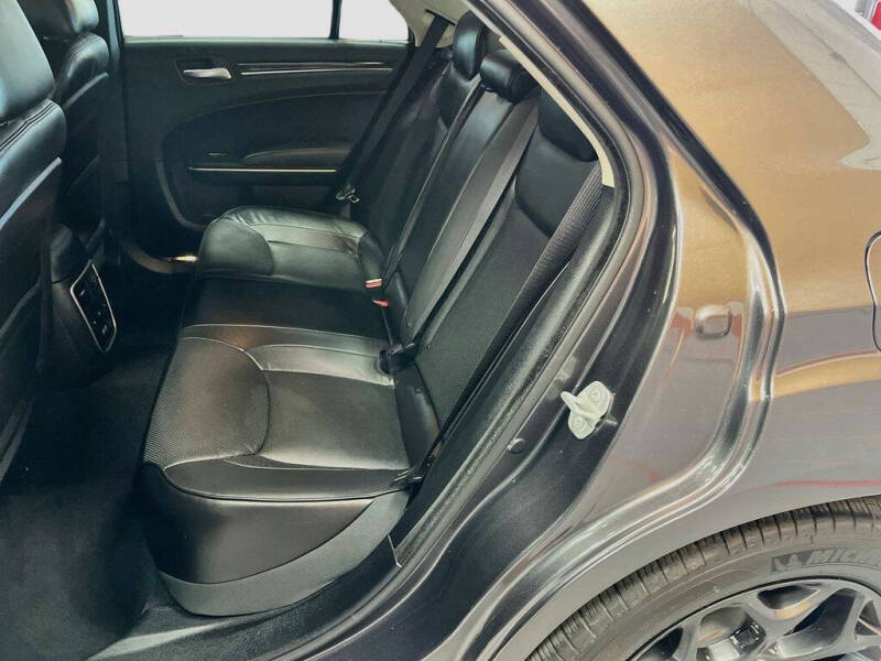 2022 Chrysler 300 Touring L