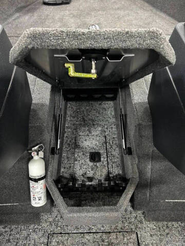 2026 Tracker Pro Guide V-175 WT