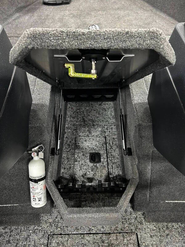 2026 Tracker Pro Guide V-175 WT