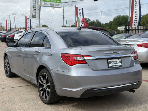2013 Chrysler 200 LX