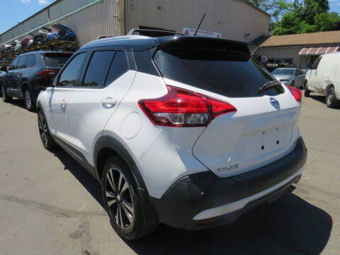 2020 Nissan Kicks SR