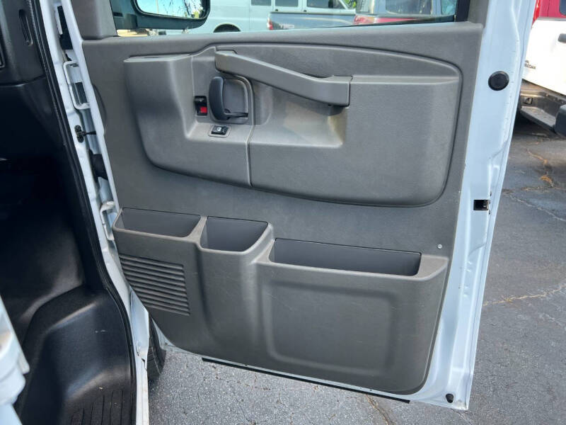 2022 Chevrolet Express 2500