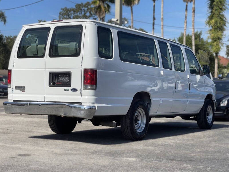 2011 Ford E-Series E-350 SD XLT