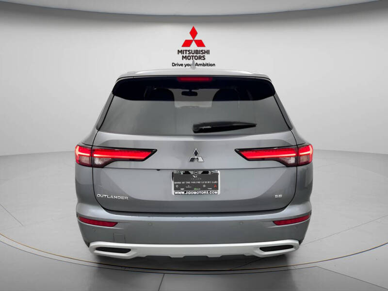 2024 Mitsubishi Outlander SE