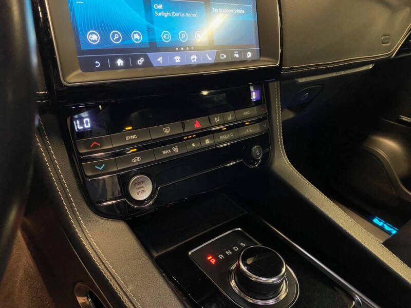 2019 Jaguar F-PACE S