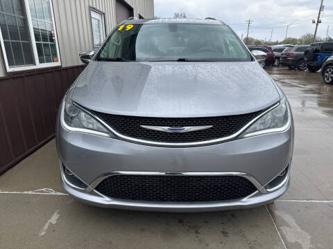 2019 Chrysler Pacifica Limited 35th Anniversary