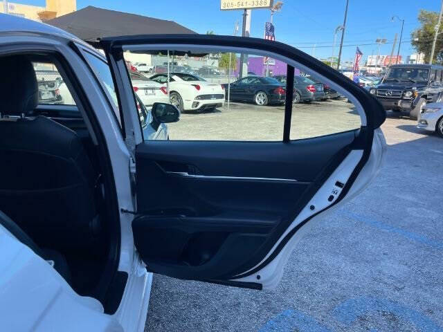 2019 Toyota Camry SE