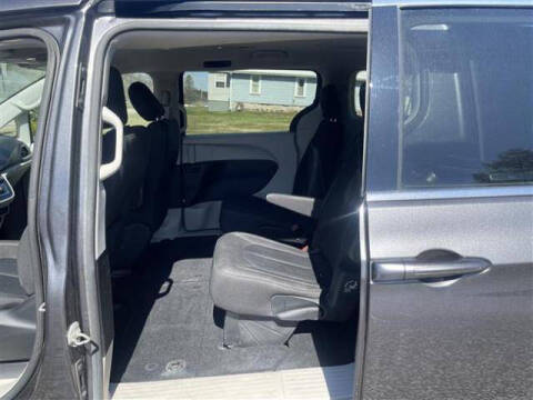 2020 Chrysler Voyager LX